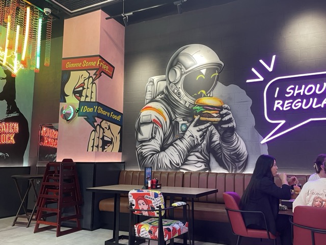 Catch 22 Restaurant Dubai - Completed interior with Silk Plaster decorative coatings