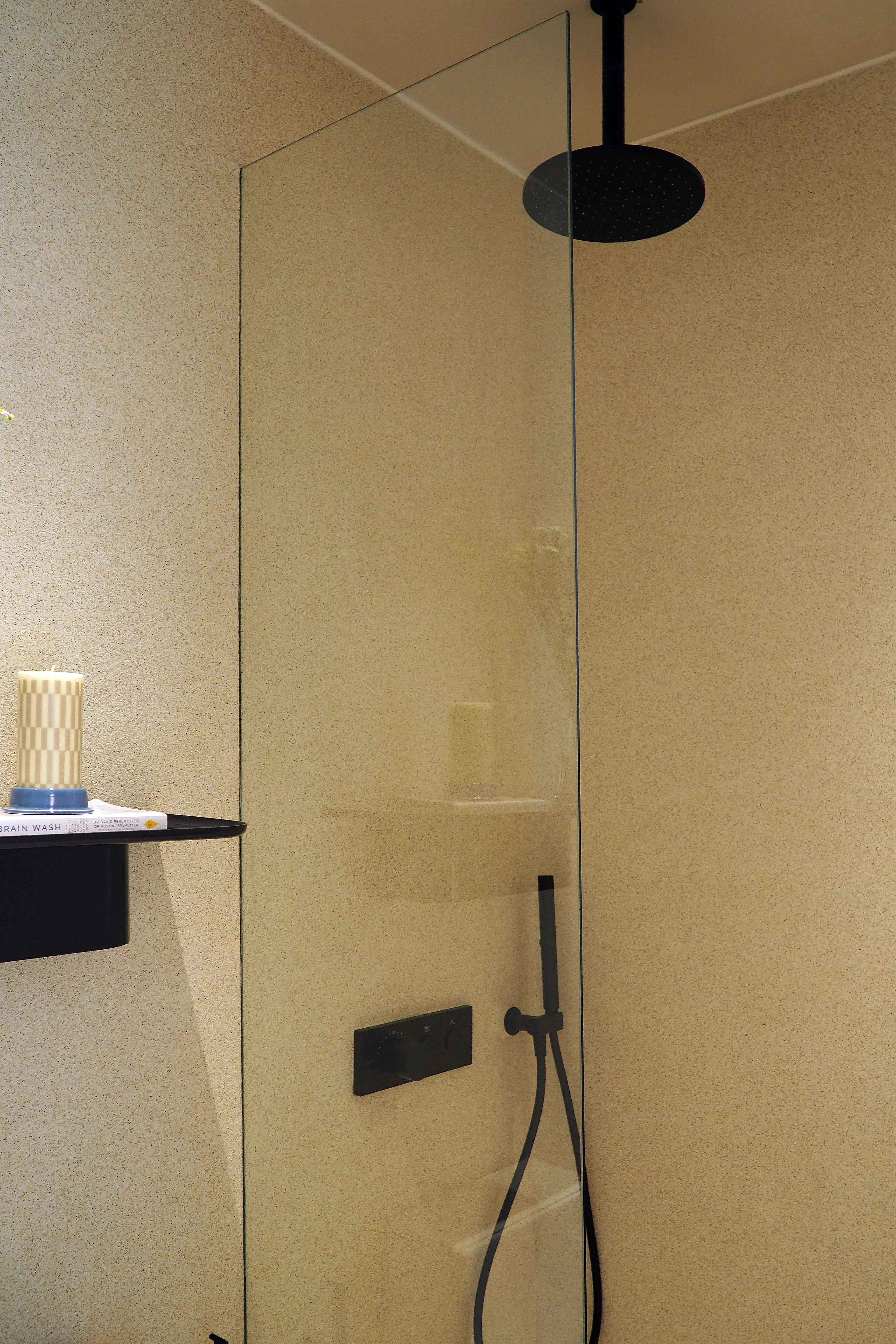 Alom Ari Residence — Residential interior