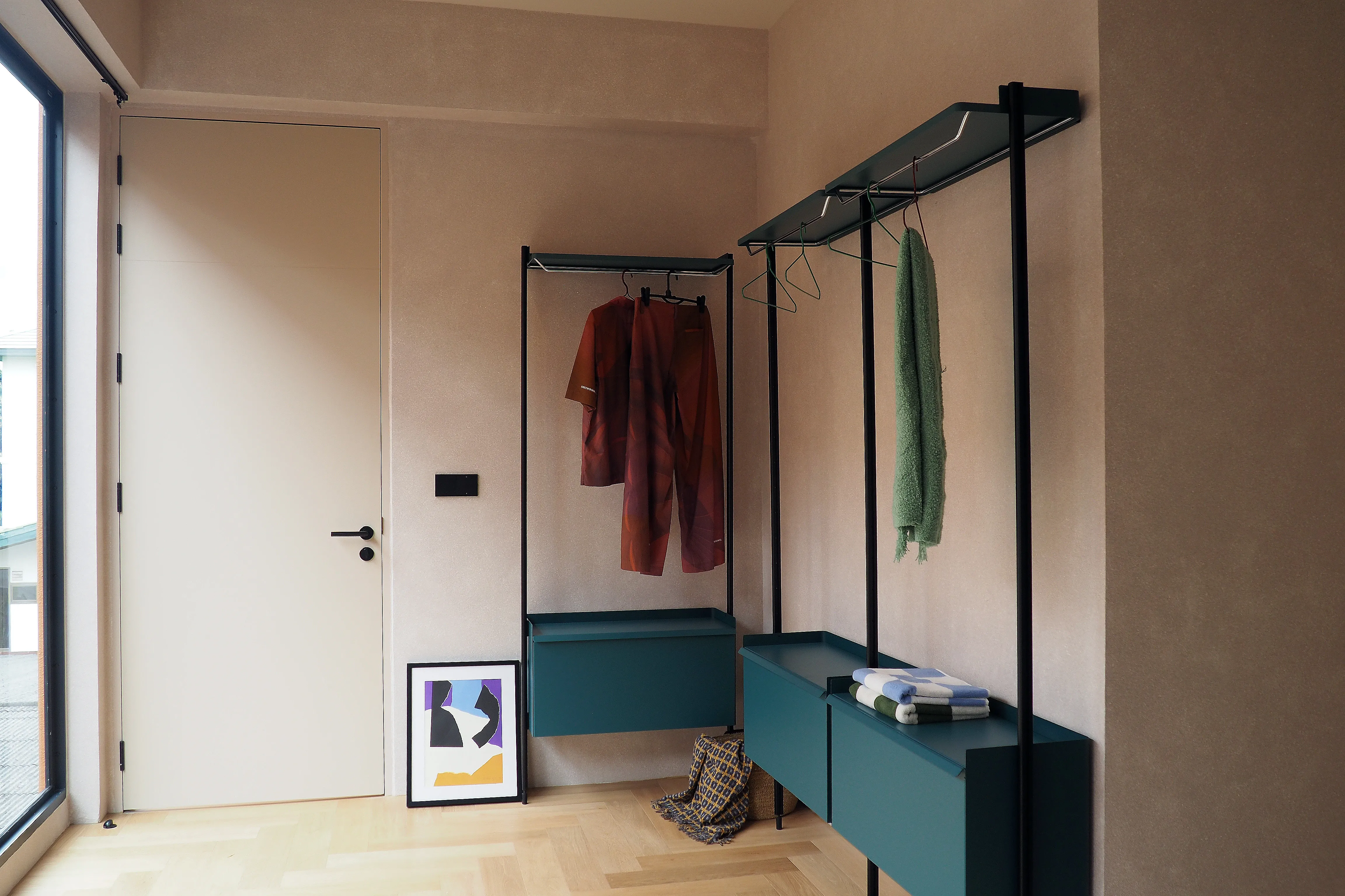 Alom Ari Residence — Liquid wallpaper