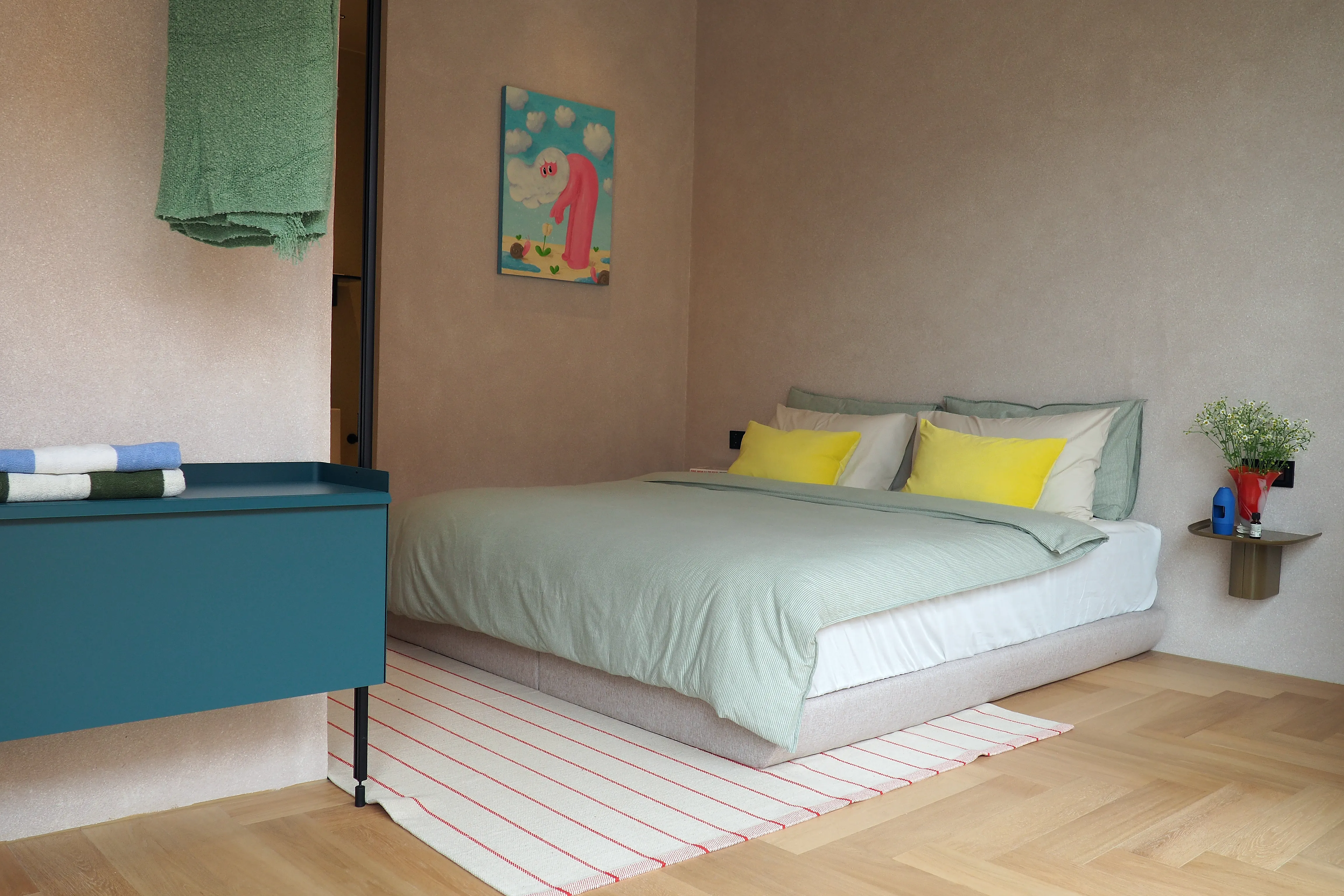 Alom Ari Residence — Living space