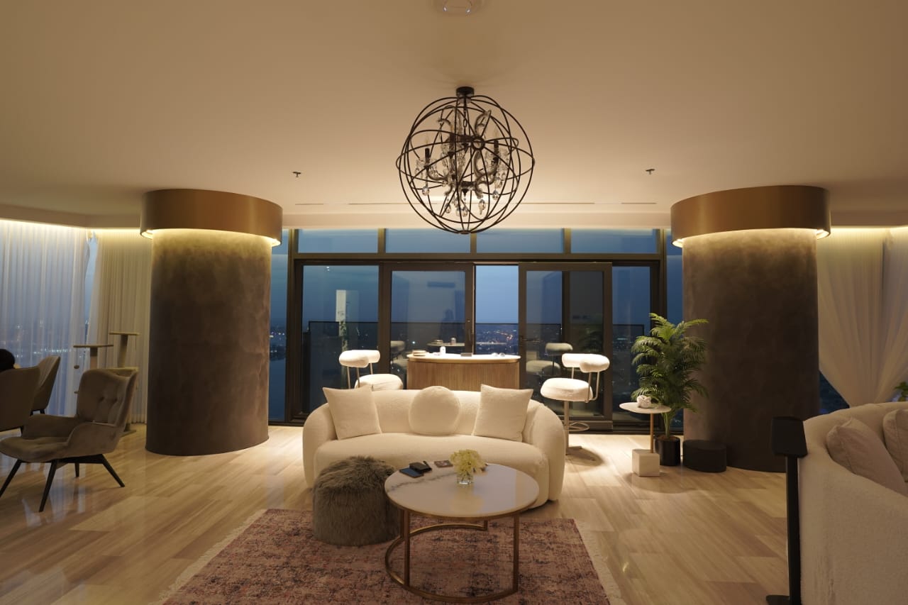 Palm Jumeirah Penthouse Dubai - Premium Primecolor5 matte paint finish