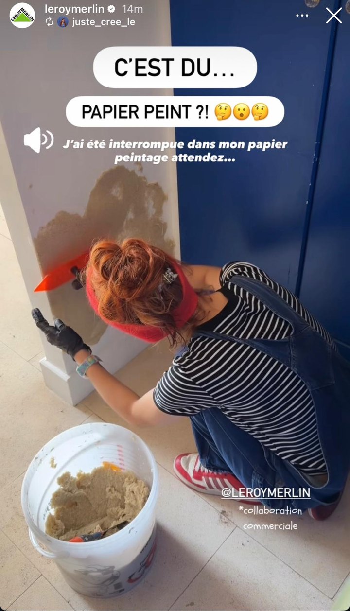 Leroy Merlin Instagram story: applying liquid wallpaper with a trowel, captioned c'est du papier peint